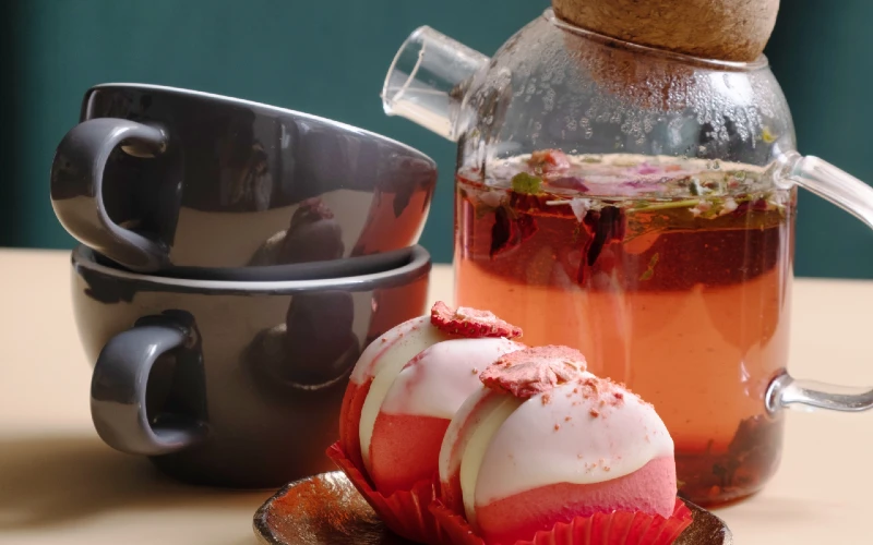Lire la suite à propos de l’article Comment faire du thé glacé : une boisson rafraîchissante et savoureuse